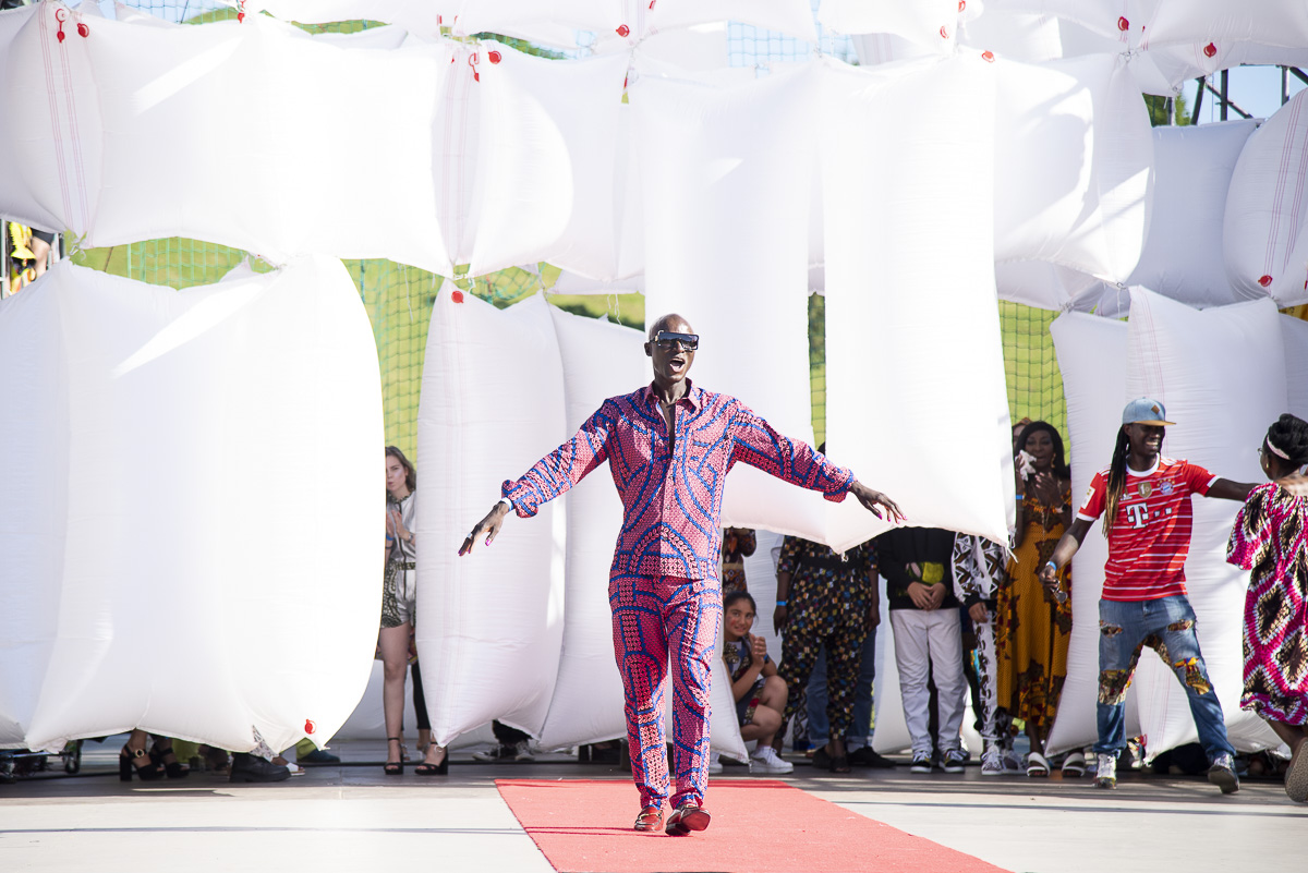 Papis Loveday bei der Fashionshow im Olympiapark München