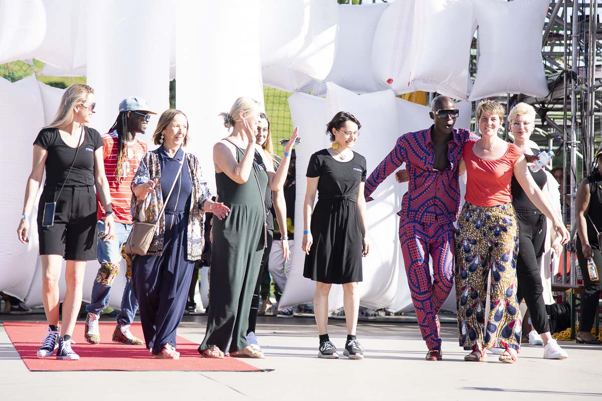 Papis Loveday bei der Fashionshow im Olympiapark München