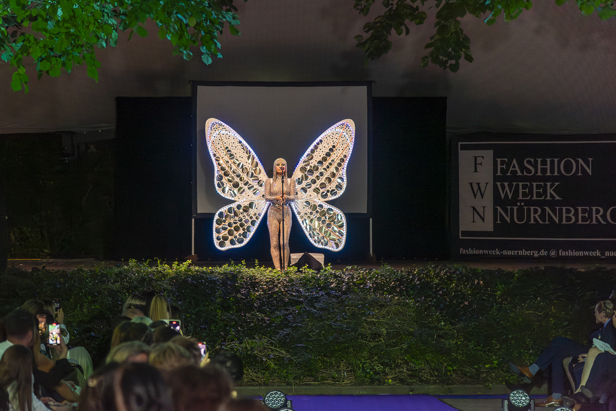 Fashion Week Nürnberg Sängerin Narniya