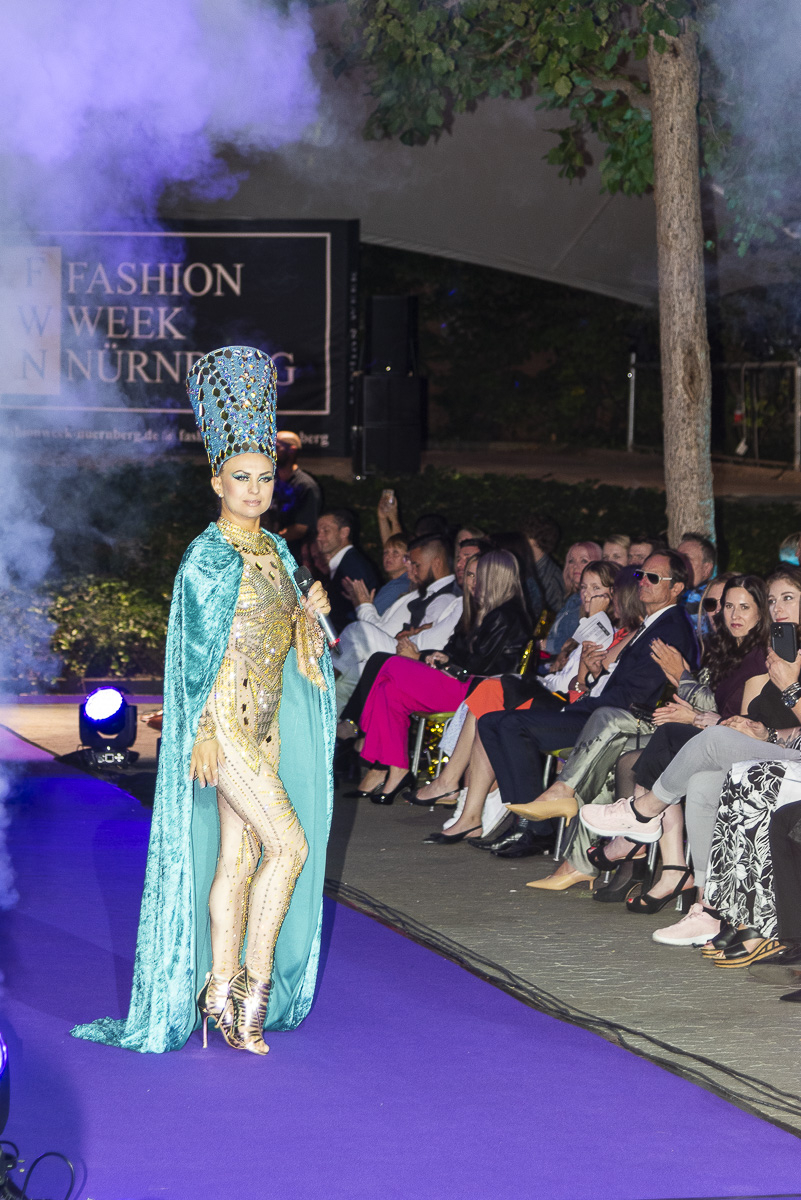 Fashion Week Nürnberg Sängerin Narniya