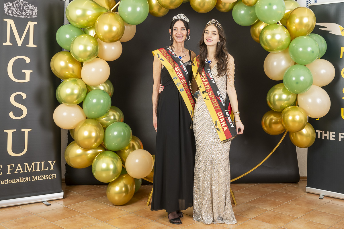 Kürung von Eleftheria Nika im Fotostudio