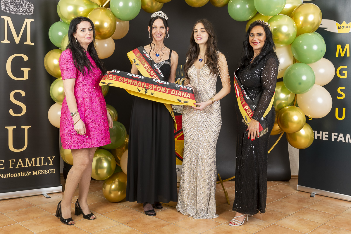 Kürung von Eleftheria Nika im Fotostudio