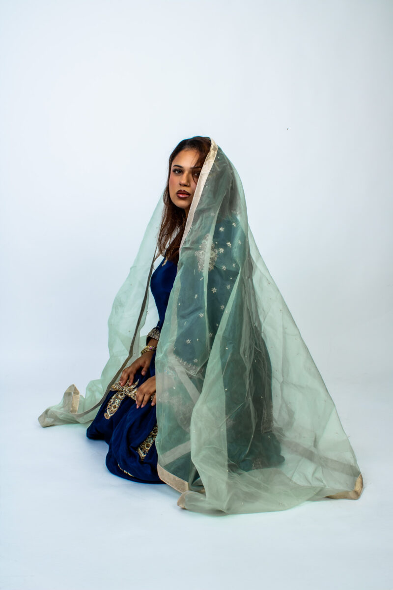 Mary Photography Porträt einer Frau im Fotostudio